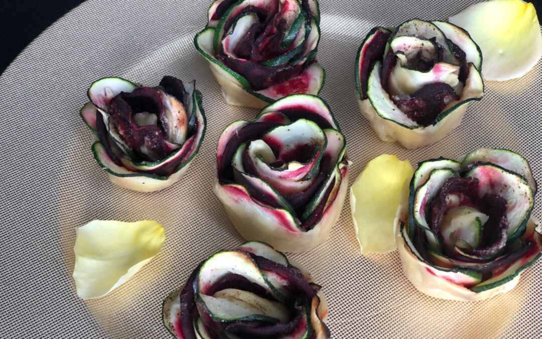 Rosas de calabacín y remolacha con tahini